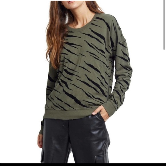 Green zebra print rails sweatshirt never worn! - Picture 1 of 5